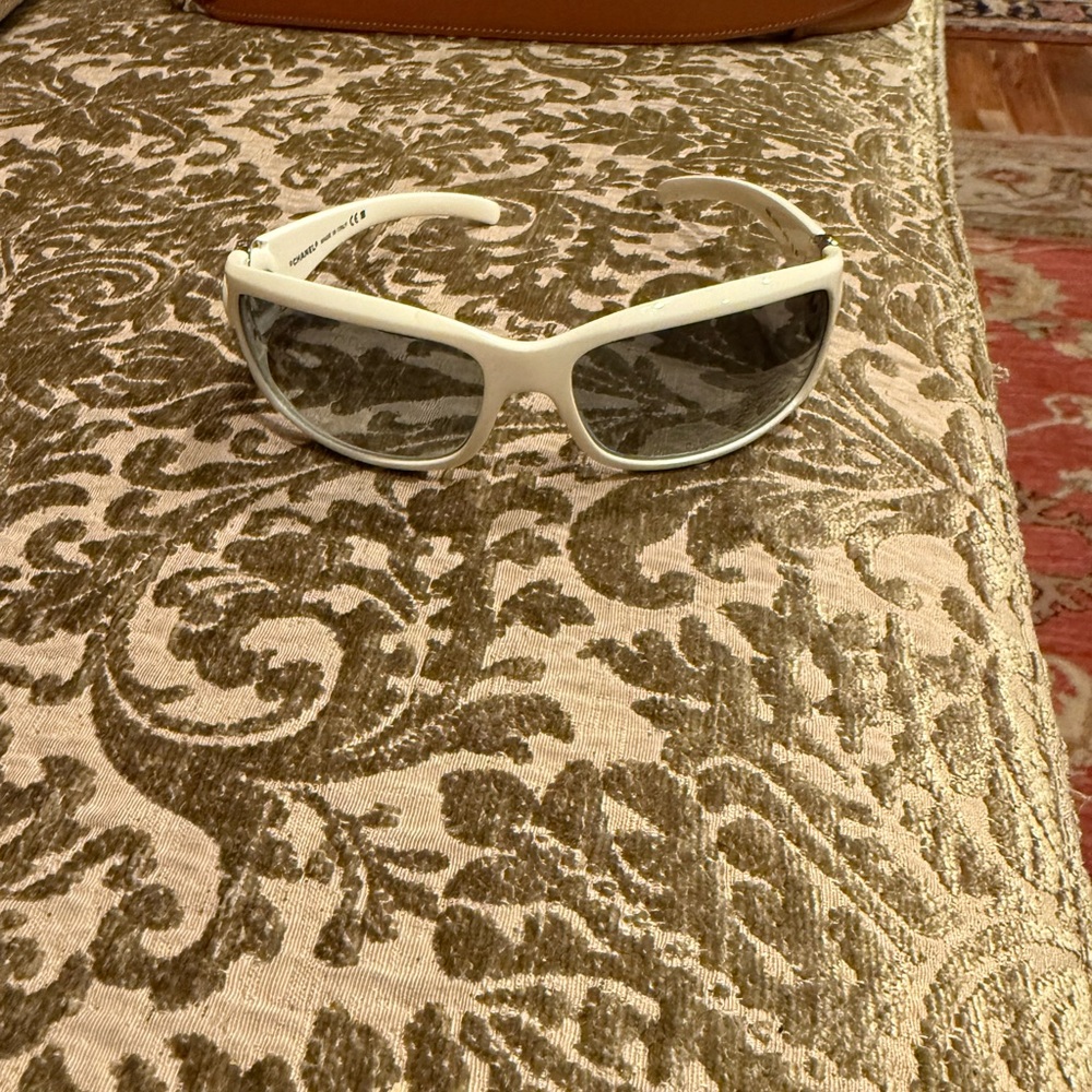 Vintage Chanel sunglasses in good condition- white